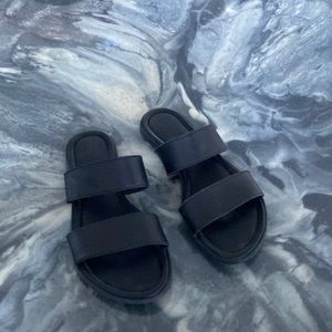 LL Bean Black Sandals Size 7